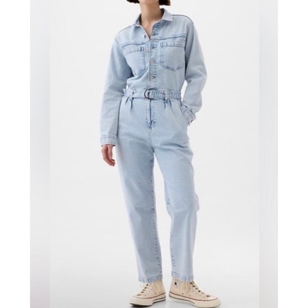 GAP Sz 4 Long Sleeve Belted Denim Jumpsuit Light Wash Indigo 90s Retro Utility
